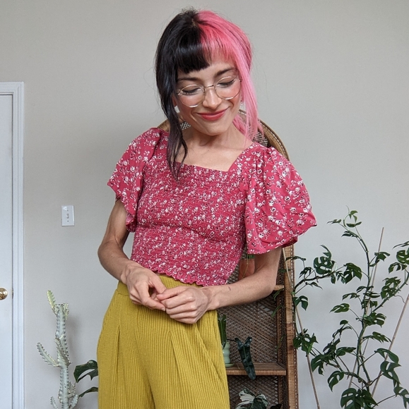 Japna Tops - 🚫 CLOTHING SWAPPED - Japna floral smocked puff sleeve crop top